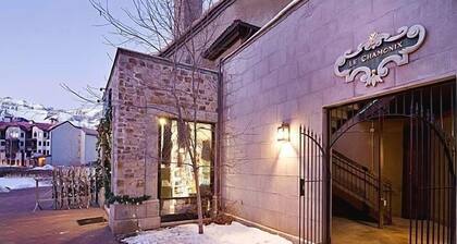 Le Chamonix by Telluride Alpine Lodging