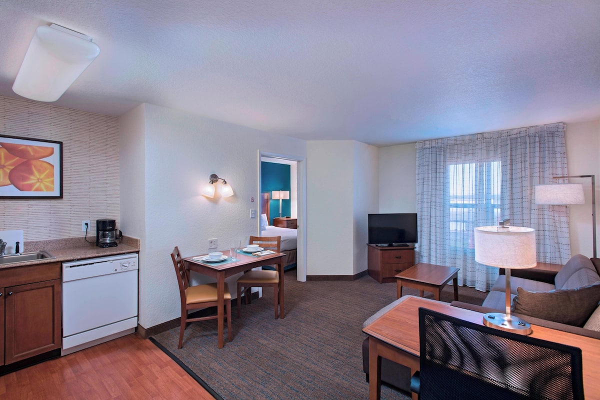 32-inch smart tv with digital channels, tv, netflix