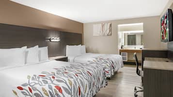 Työpöytä, kannettavalle tietokoneelle sopiva työtila, pimennysverhot