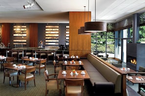 Tägliches Frühstücksbuffet (35 USD pro Person)