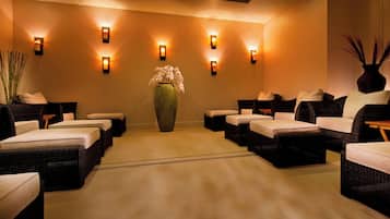 Couples treatment rooms, body treatments, aromatherapy