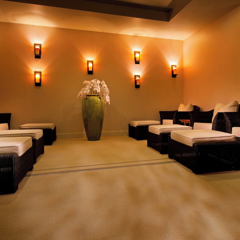 Couples treatment rooms, body treatments, aromatherapy