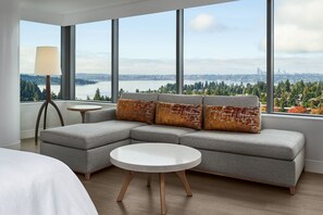 Premium bedding, pillowtop beds, minibar, in-room safe