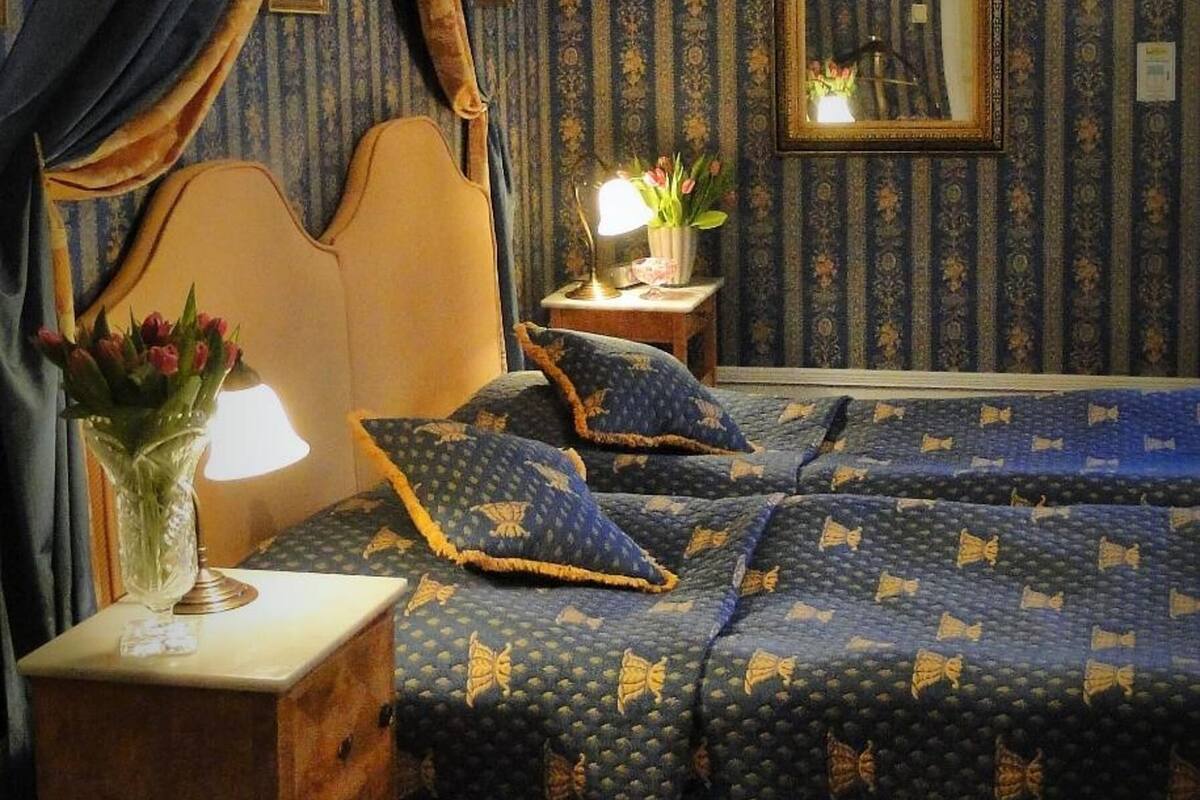 double room | minibar, desk, iron/ironing board, free wifi