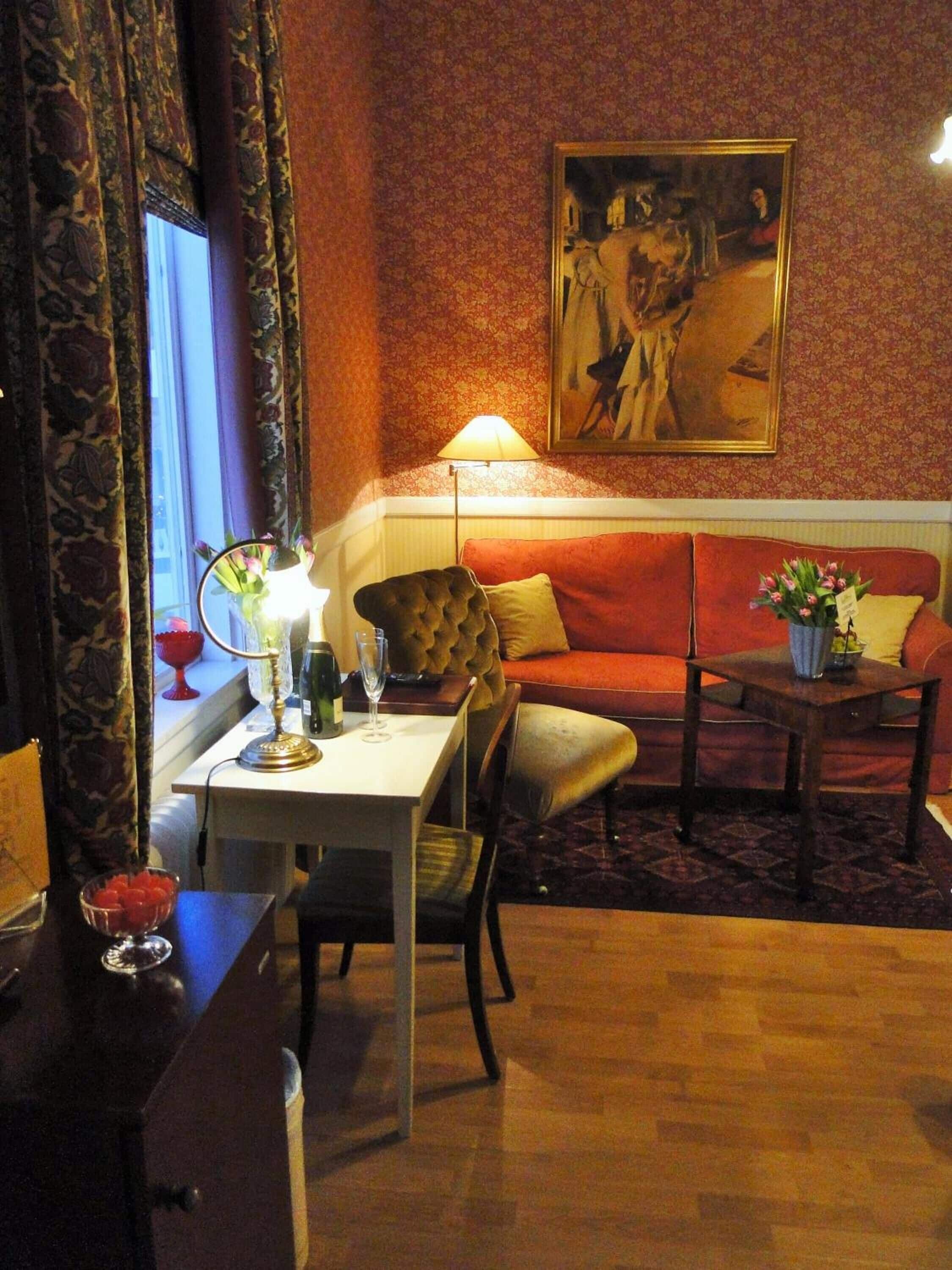 junior suite | living room | flat-screen tv