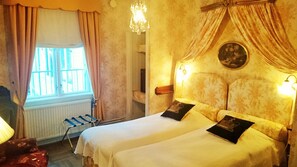 Minibar, bureau, fer et planche à repasser, Wi-Fi gratuit