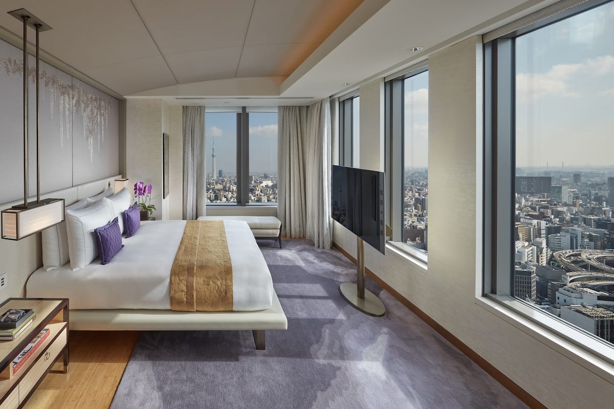 Mandarin, Suite, 1 kingsize bed, op de hoek | Luxe beddengoed, een minibar, een kluis op de kamer, een bureau