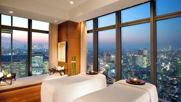 Sauna, hot tub, steam room, body treatments, aromatherapy