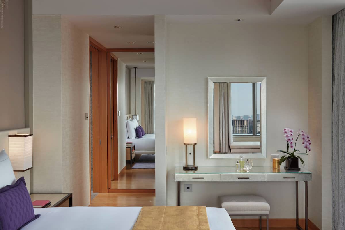 Premium bedding, minibar, in-room safe, desk