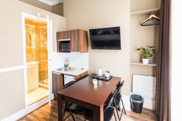 Family Room 5 bunk | Seterika/papan seterika, Wi-fi percuma, cadar katil 