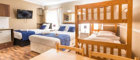 Family Room 5 bunk | アイロン / アイロン台、WiFi (無料)、ベッドシーツ