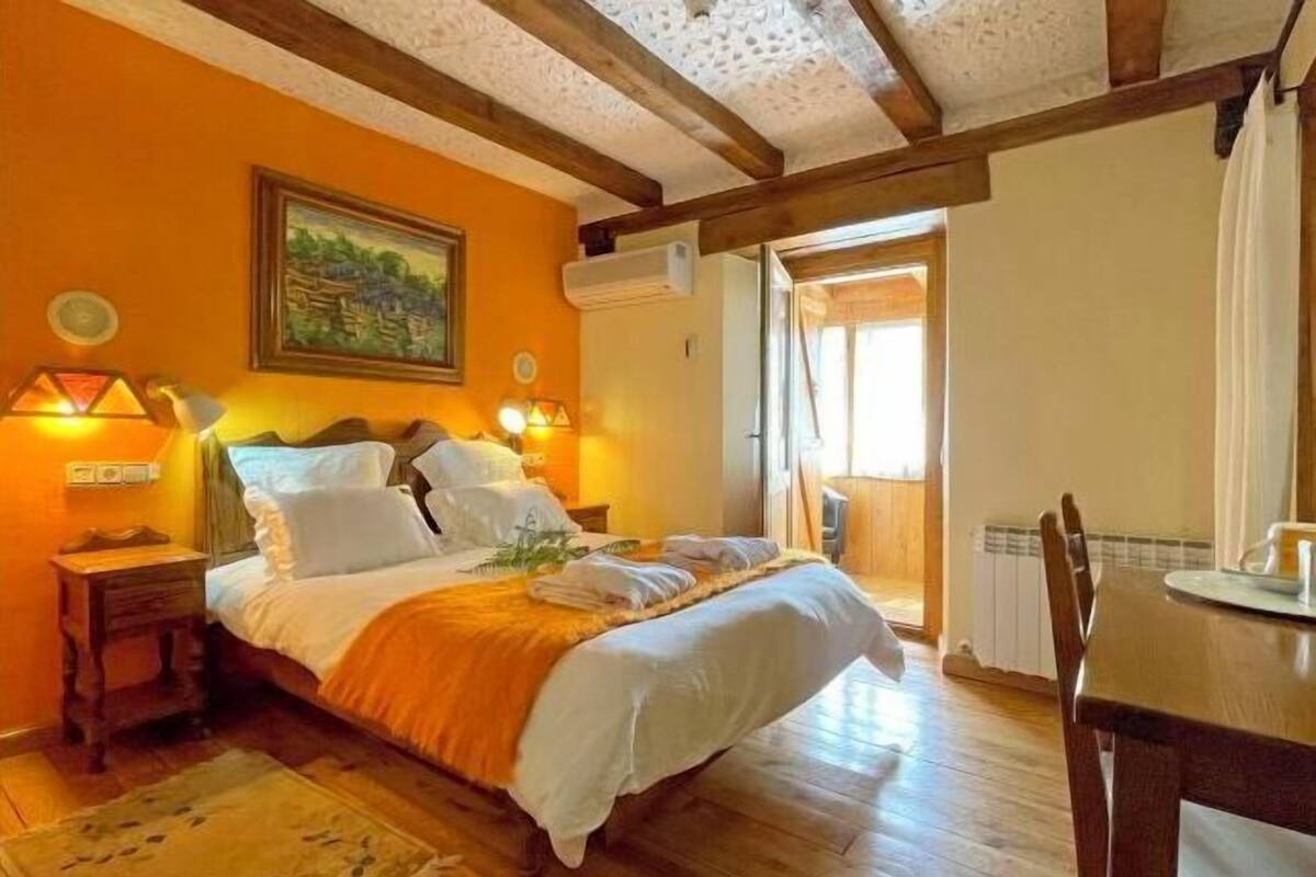 In-room safe, free WiFi