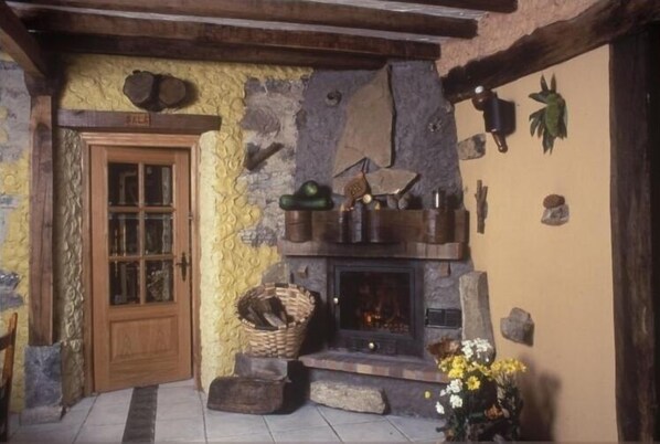 Bar (on property) - Hotel Peruskenea (Basaburua)