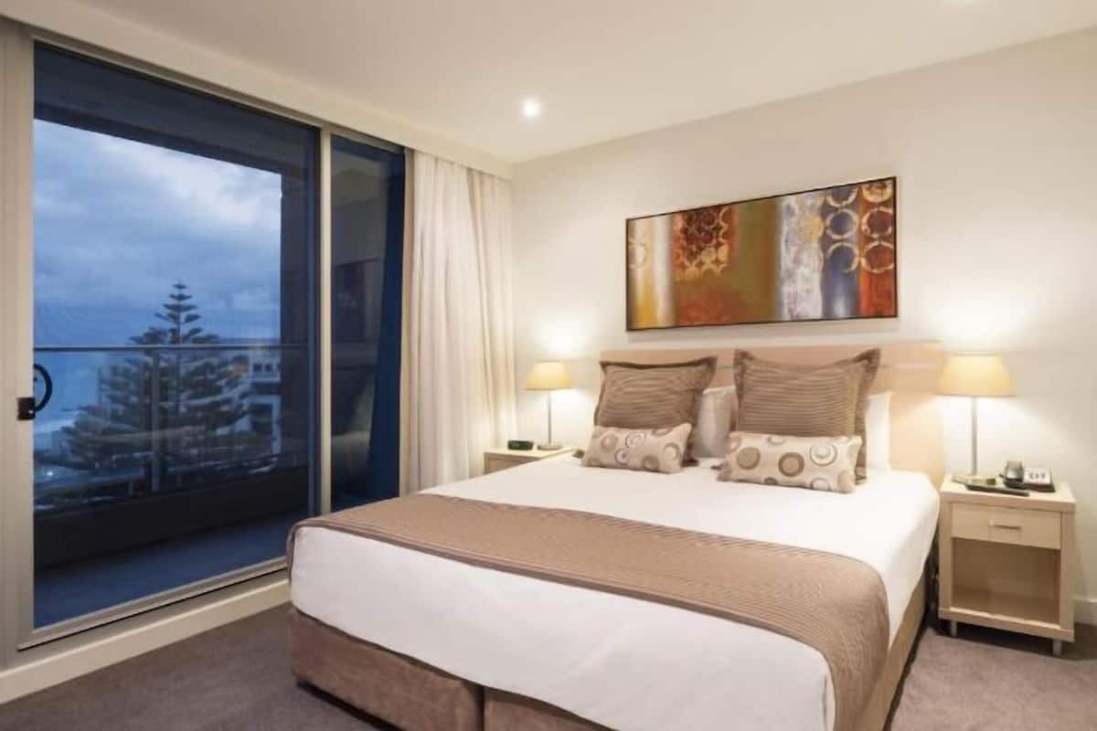 In-room safe, laptop workspace, iron/ironing board, cots/infant beds