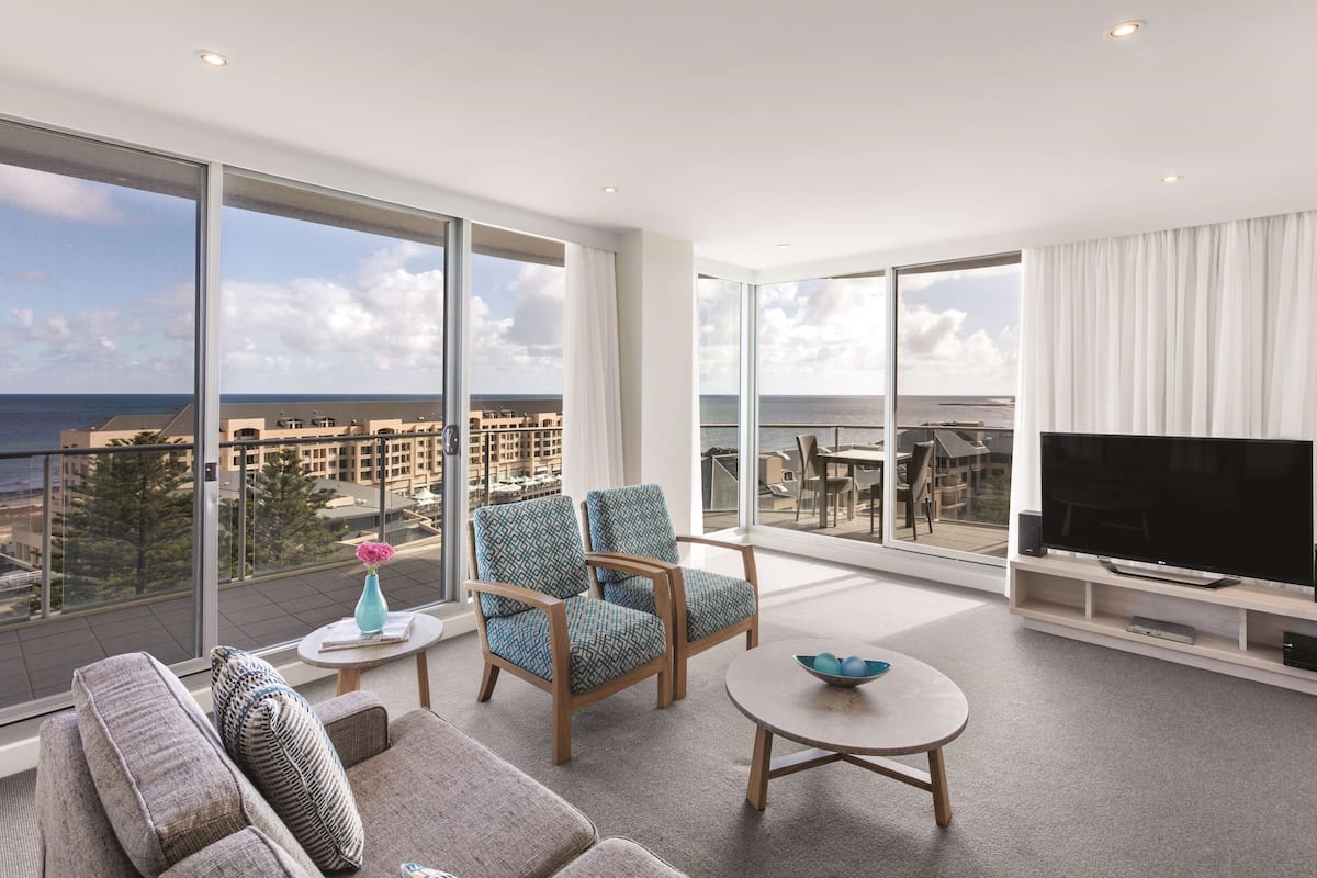 3 Bedroom Apartment, No Housekeeping