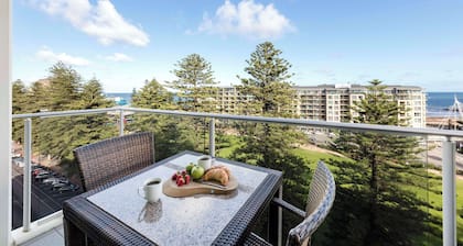 Oaks Glenelg Liberty Suites