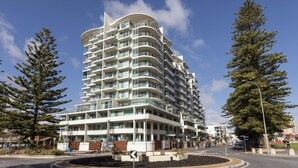Exterior - Oaks Glenelg Liberty Suites (Glenelg)