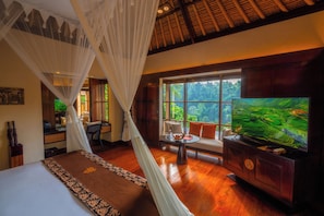 Panaromic Pool Villa | Premium bedding, minibar, in-room safe, desk