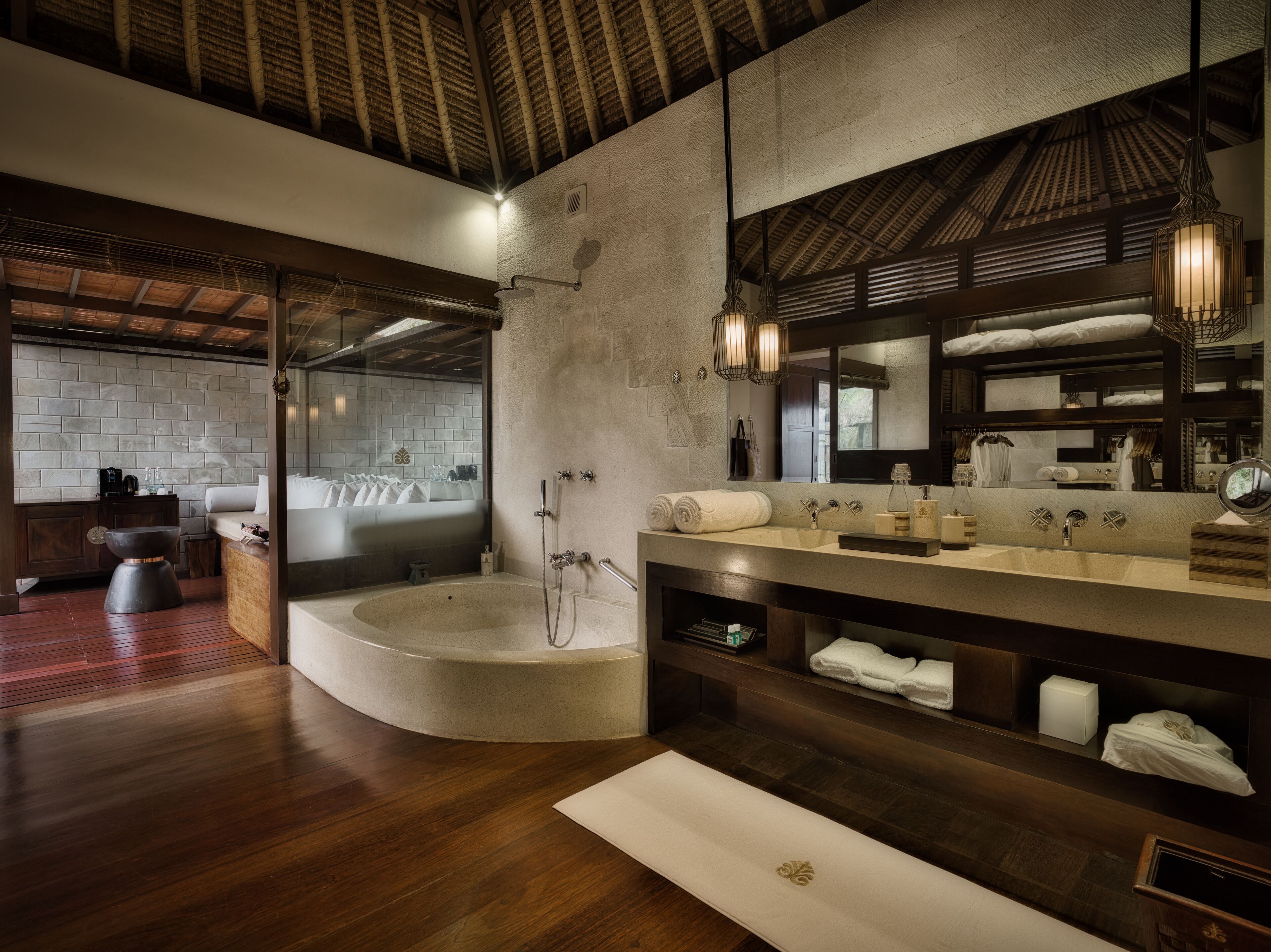 deep-soaking bathtub