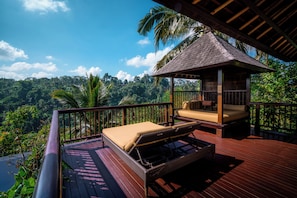 Hanging Garden Pool Villa | Terrace/patio