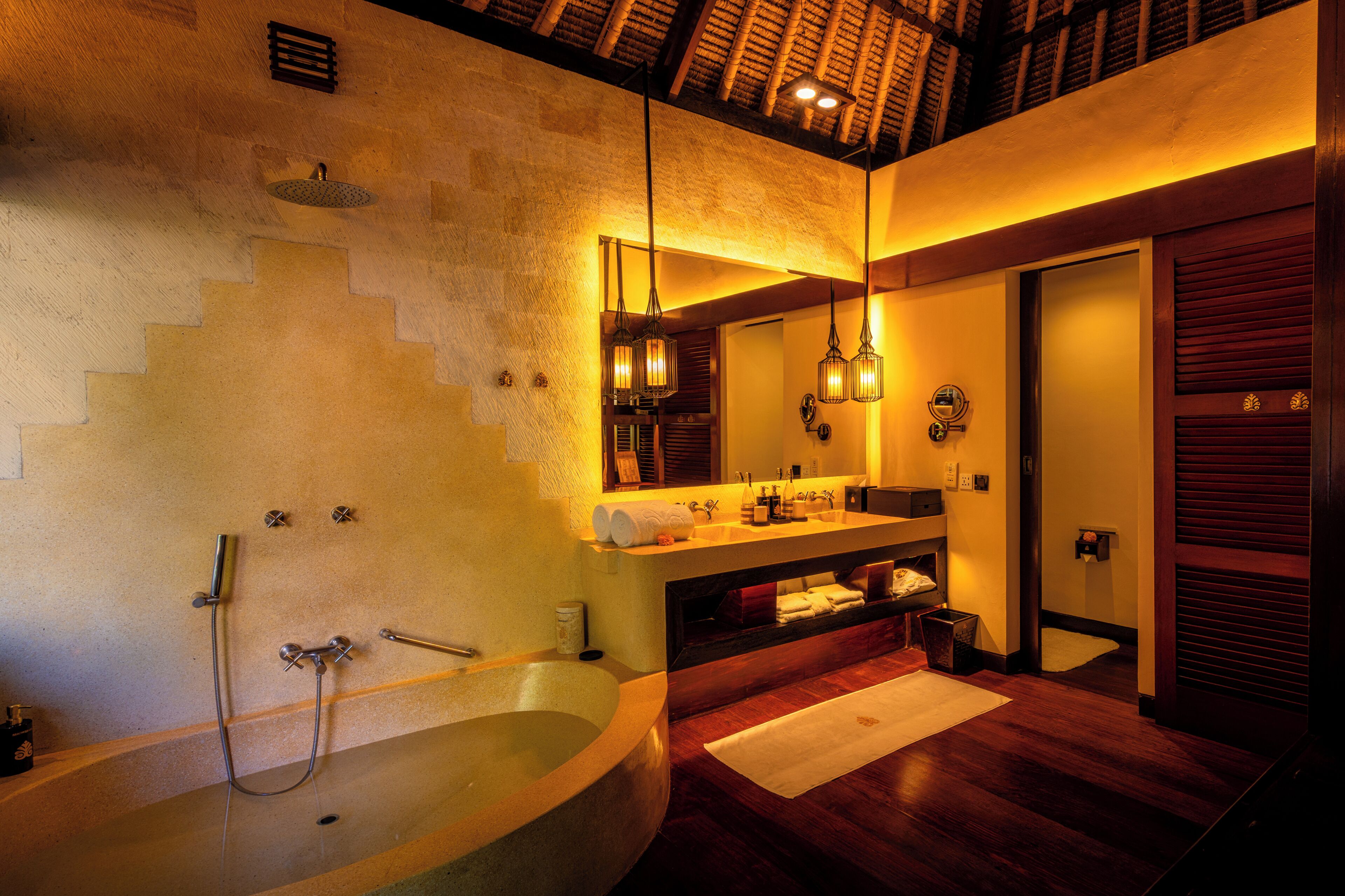 Deep soaking tub, rainfall showerhead, free toiletries, hair dryer