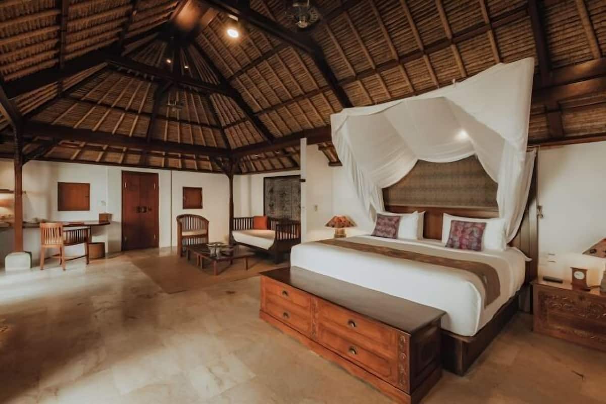 1 bedroom, premium bedding, minibar, in-room safe