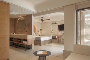 Swim up Junior Suite | Premium bedding, in-room safe, individually furnished, soundproofing - Paralos Venus Suites - Adults Only (Hersonissos)