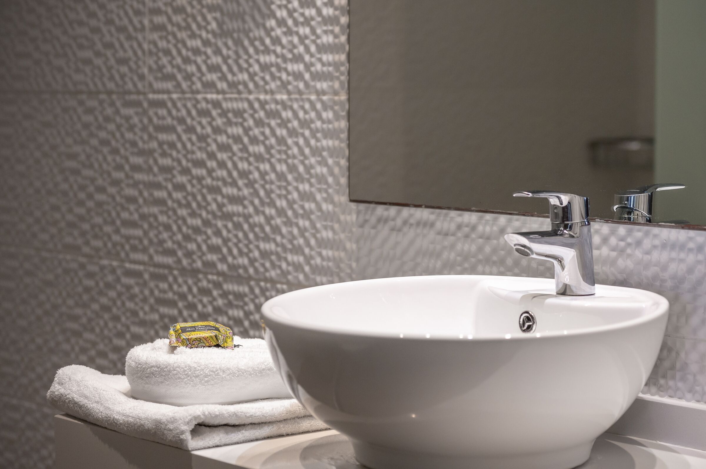 studio suite, sea view (star) | bathroom | designer toiletries, hair dryer, towels