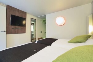 Ropa de cama de alta calidad, escritorio y cortinas blackout 