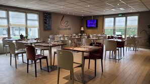 Se sirven desayunos y cenas, cocina francesa