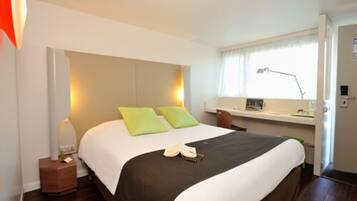 Quarto standard, 1 cama de casal | Vista do quarto