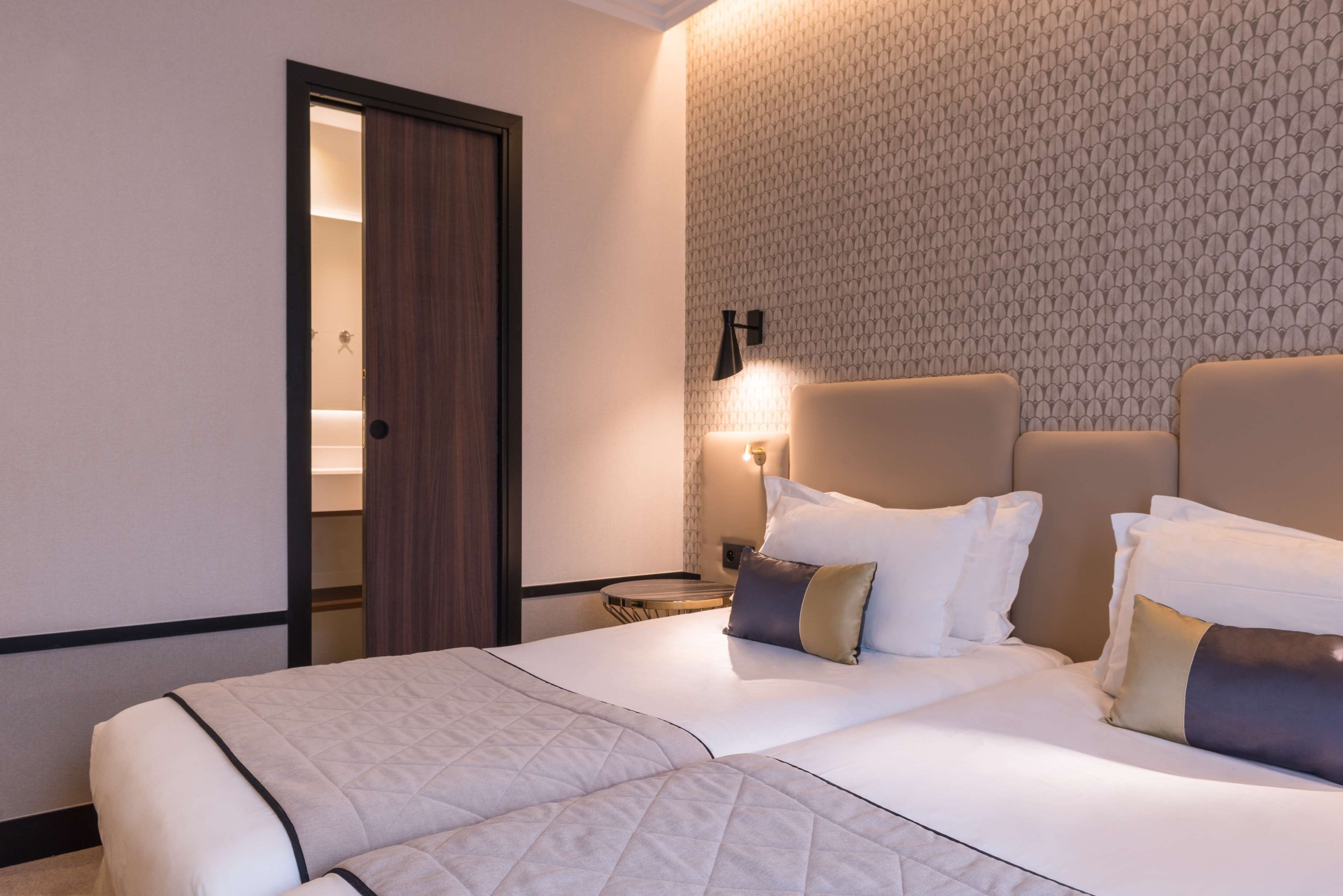standard room, 2 single beds | premium bedding, minibar, in-room safe, desk