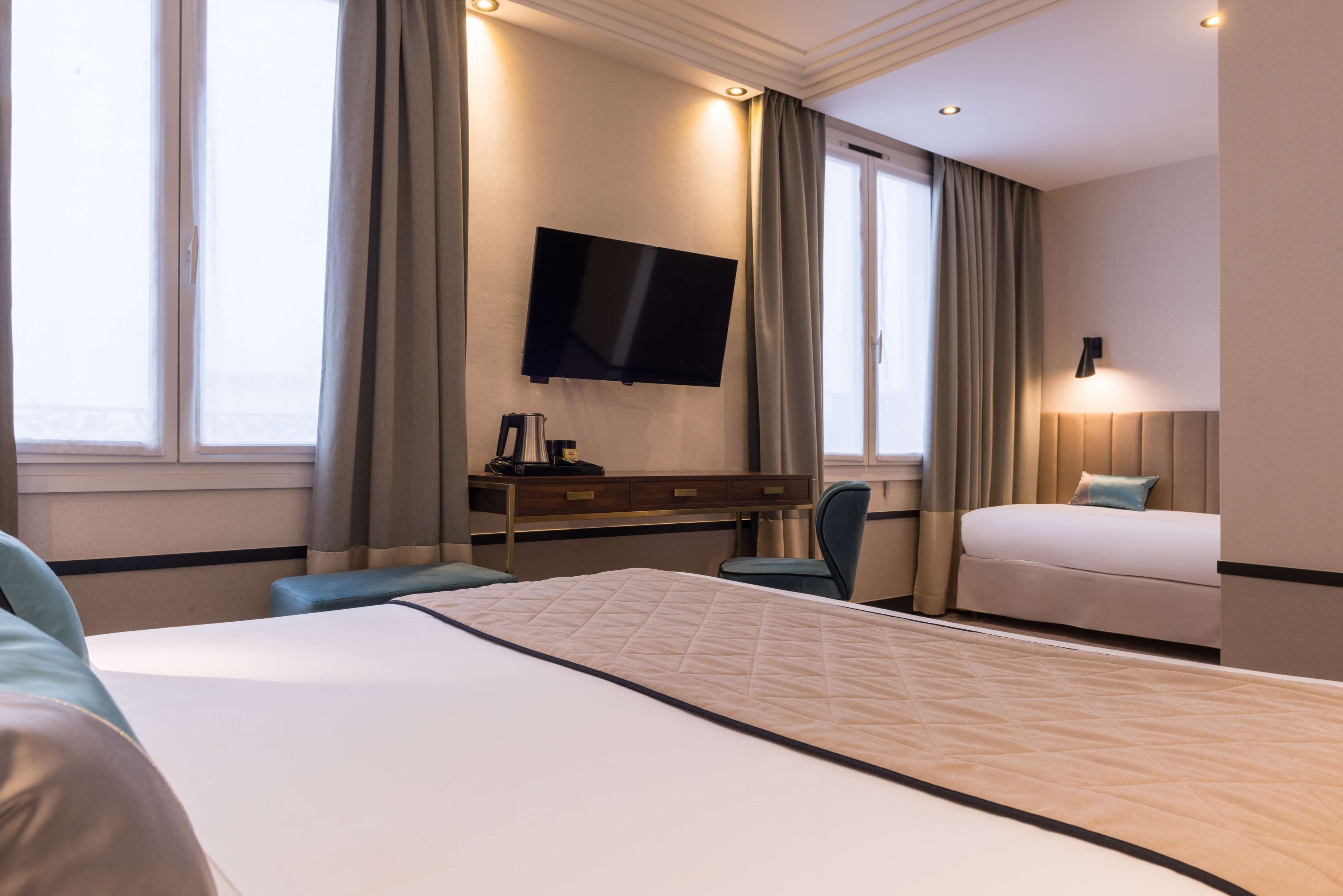 comfort room, multiple beds, non smoking | premium bedding, minibar, in-room safe, desk