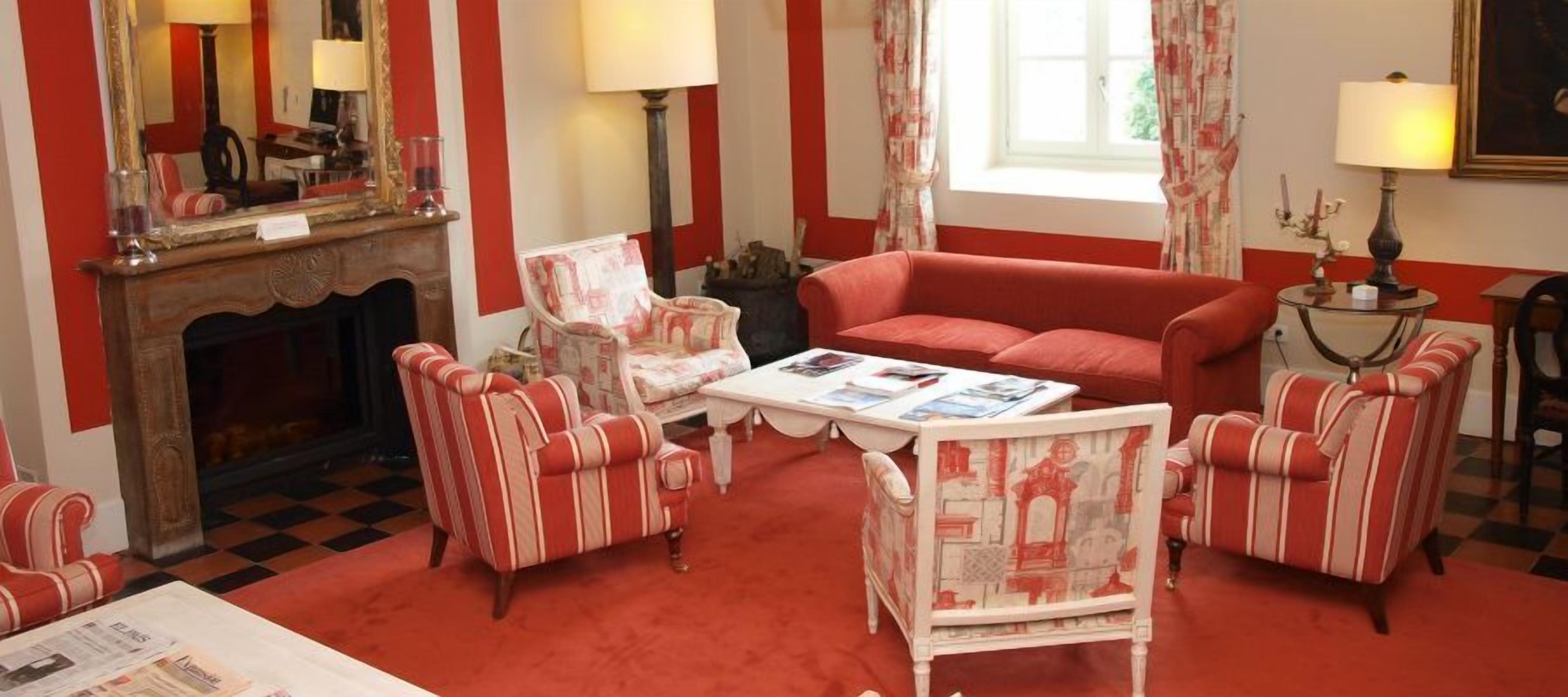 deluxe suite | in-room safe, desk, blackout curtains, soundproofing