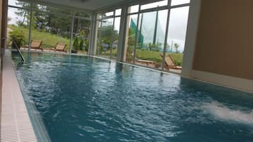 Indoor pool, pool loungers