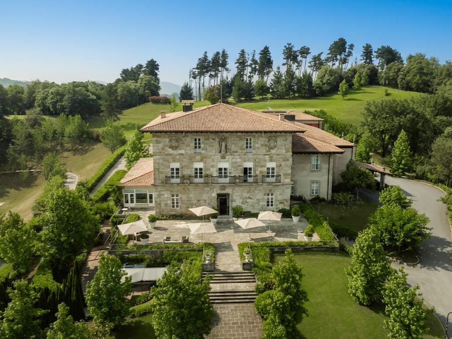 Fachada de la propiedad