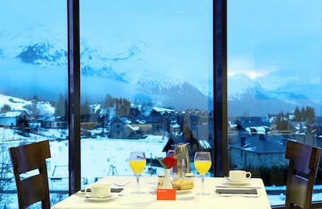 Breakfast and dinner served, Spanish cuisine