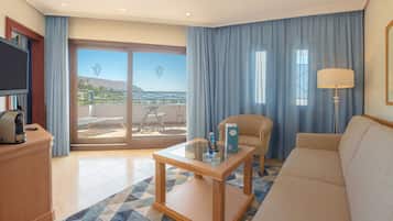 Premium bedding, minibar, in-room safe, desk