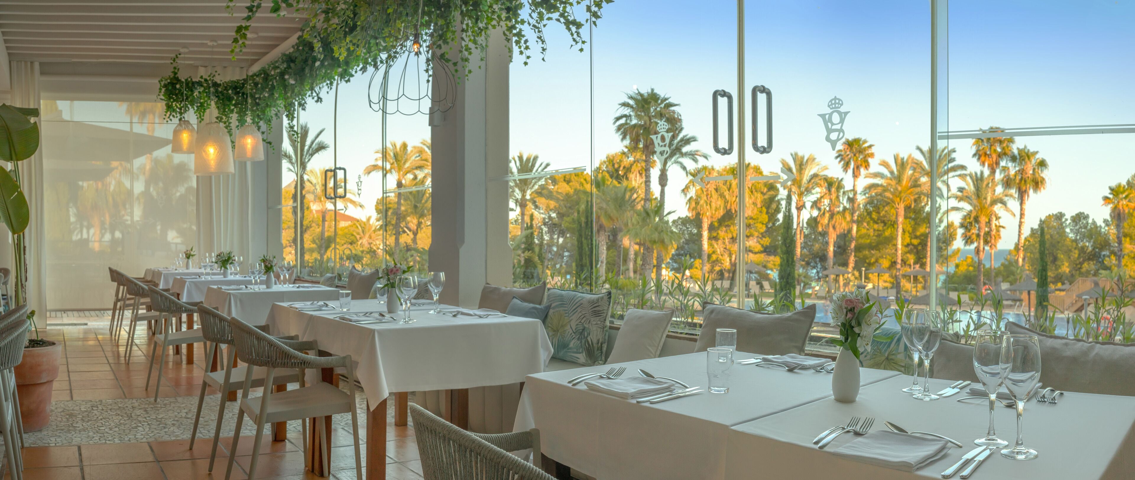 4 restaurants, breakfast, lunch, dinner served; Mediterranean cuisine 