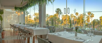 4 restaurants, breakfast, lunch, dinner served; Mediterranean cuisine