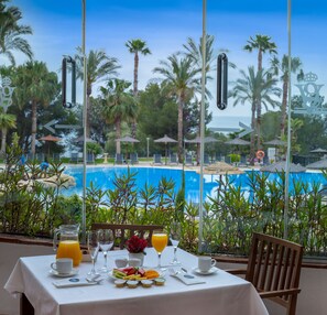 4 restaurants, breakfast, lunch, dinner served; Mediterranean cuisine