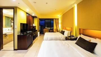 和風四人房、溫泉池 | 羽絨被、免費迷你吧、客房內保險箱、獨特裝潢