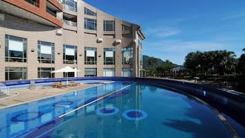 Outdoor pool, pool loungers