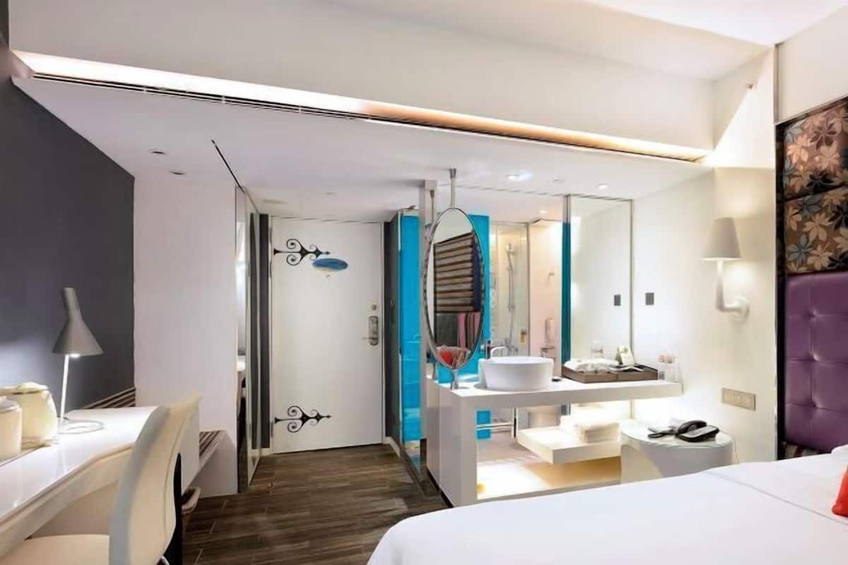 1 bedroom, premium bedding, Tempur-Pedic beds, minibar