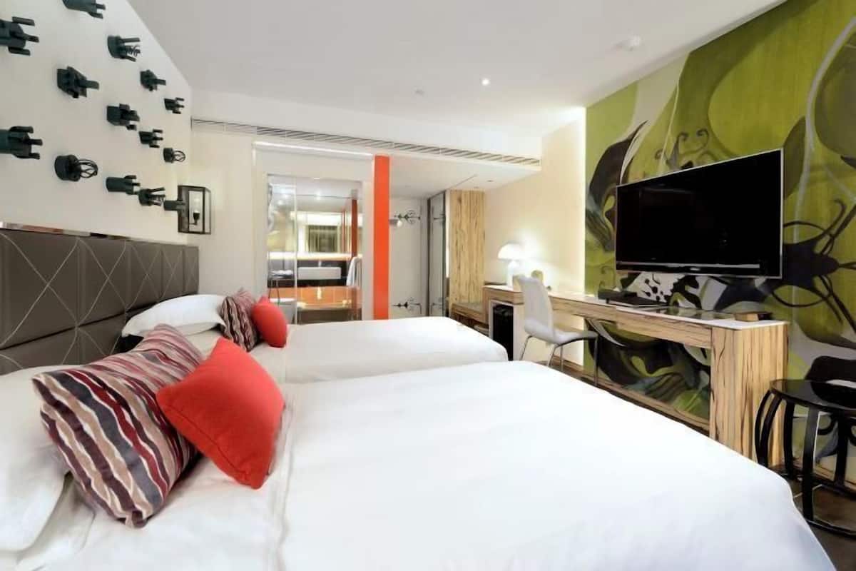 1 bedroom, premium bedding, Tempur-Pedic beds, minibar