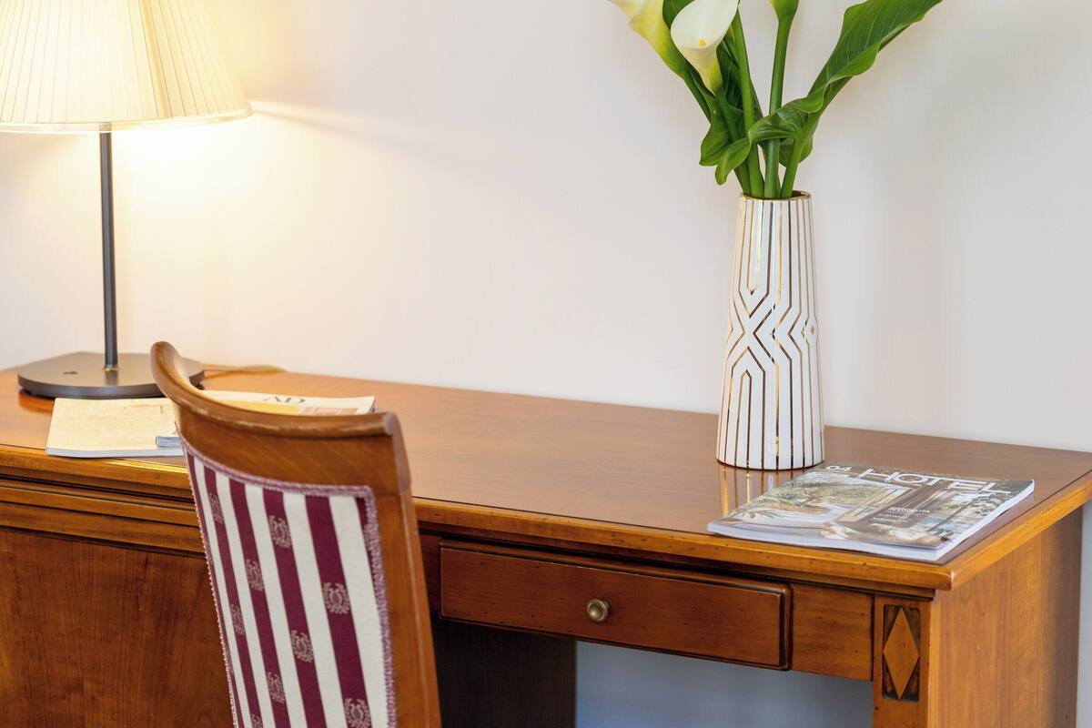 1 bedroom, Frette Italian sheets, minibar, in-room safe