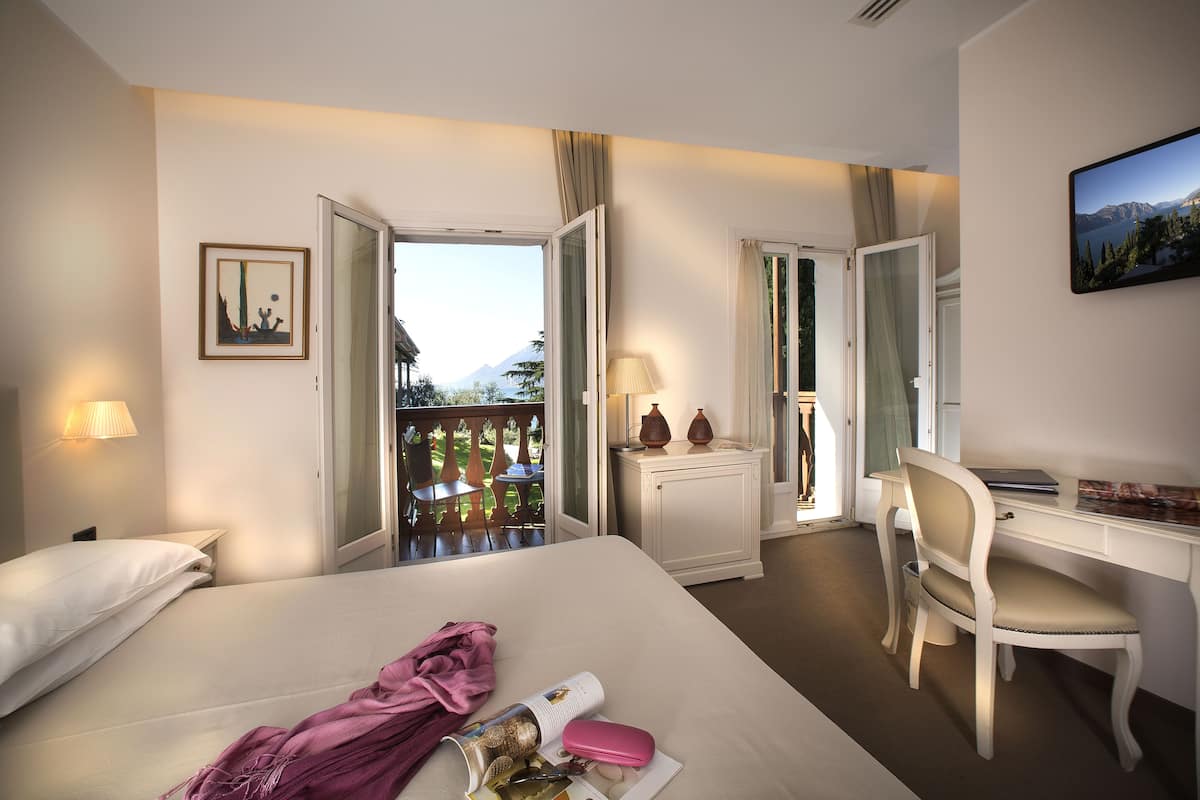 Chambre Double, balcon, vue lac | Vue de la chambre