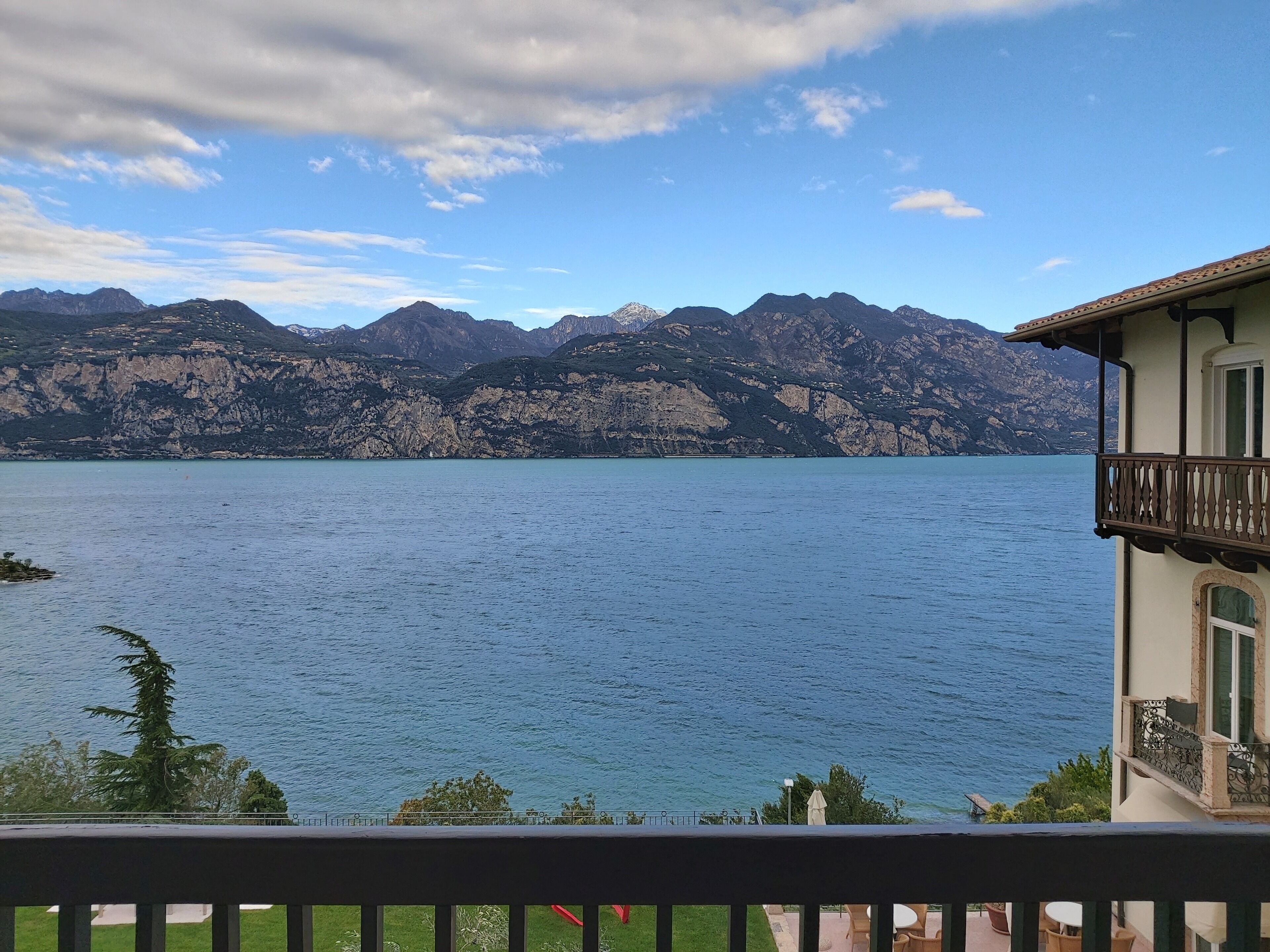 Habitación doble, balcón, vistas al lago | Sábanas italianas Frette, minibar, caja fuerte y escritorio