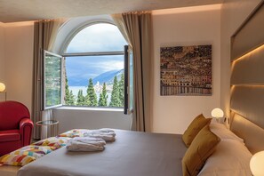 Suite superior | Llençols italians de la marca Frette i minibar 