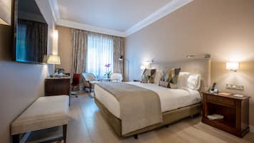 1 Schlafzimmer, hochwertige Bettwaren, Daunenbettdecken, Minibar